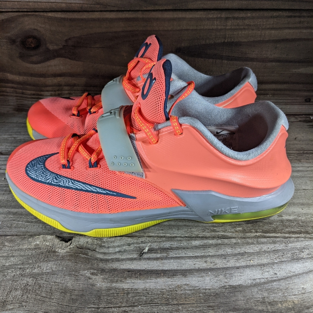 Nike Kevin Durant ,7y, women 8.5 pink grey - Picture 3 of 6